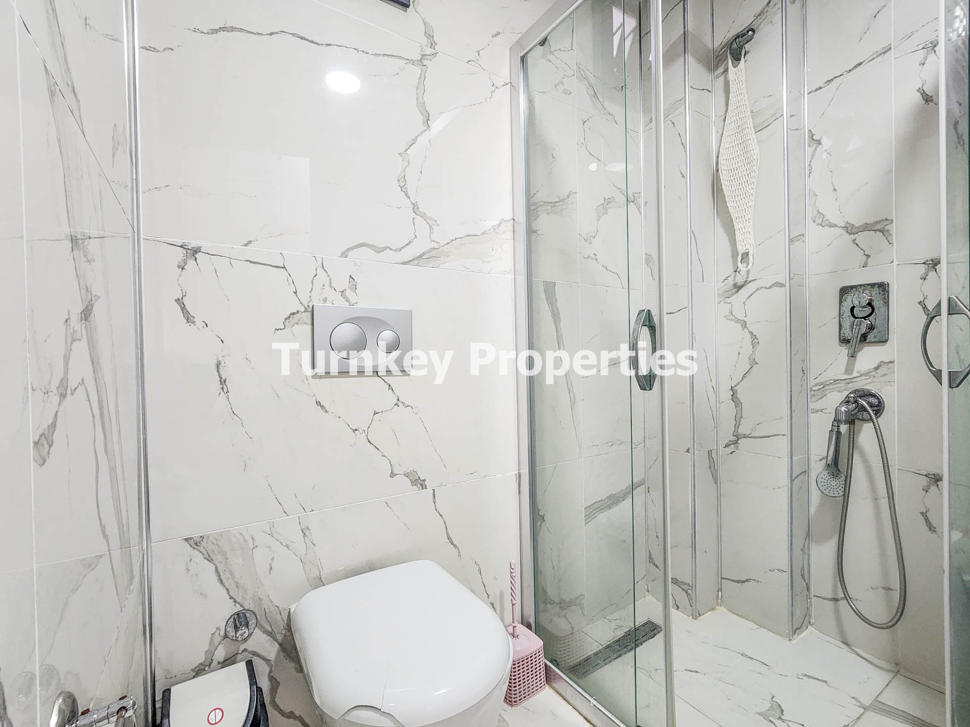 Dörttepe'de Eşinwood Satılık Bahçe Katı 1+1 Daire Geniş Bahçeli